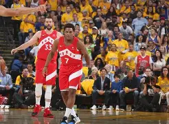 荷甲赛前走向成谜，多伦多猛龙篮板制胜，话题不断，赛程密集仍需轮换(多伦多猛龙队为什么在加拿大)